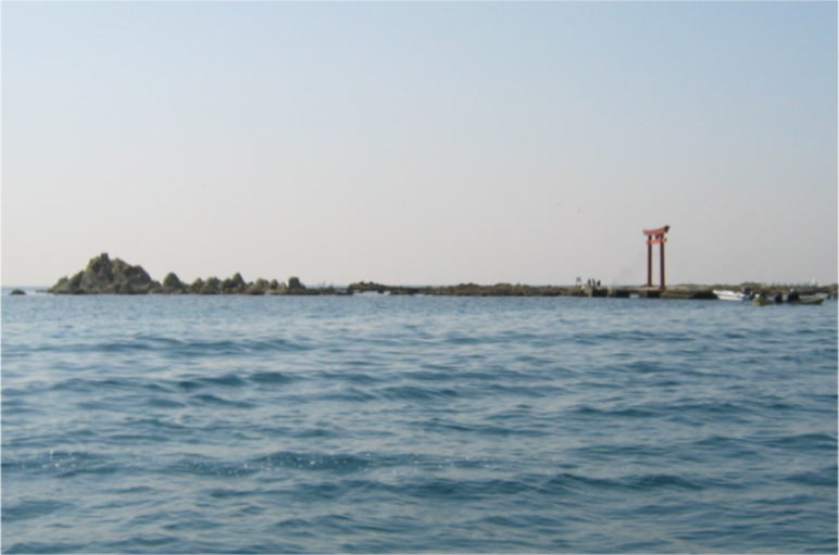 名島の鳥居横